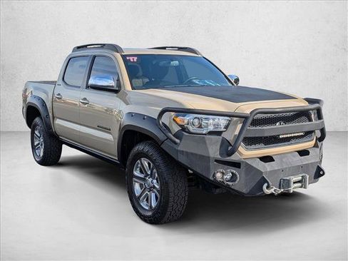 Used 2017 Toyota Tacoma Limited w/ Tow Package AWD/4WD image 3