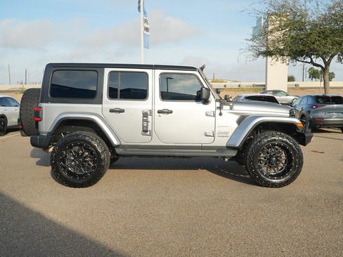 Used 2019 Jeep Wrangler Unlimited Sahara w/ Safety Group image 4