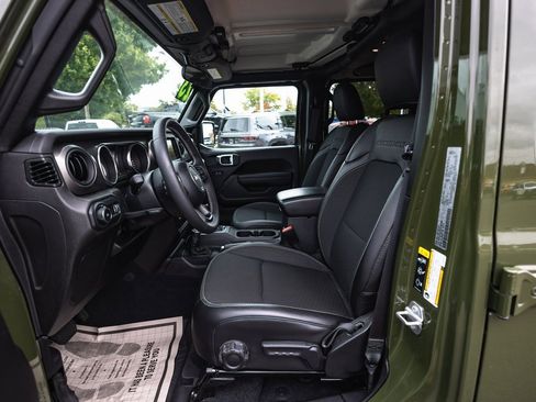 Used 2023 Jeep Wrangler Freedom Edition image 21