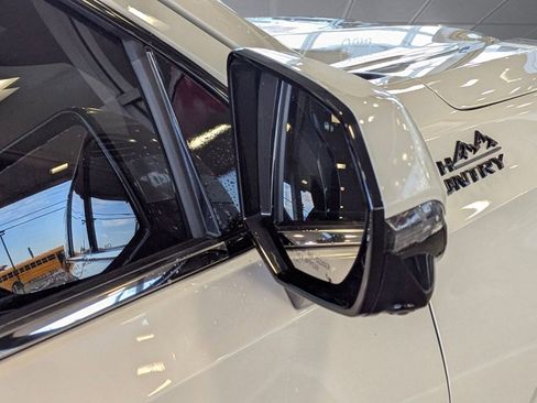 Used 2021 Chevrolet Suburban High Country w/ Premium Package image 21