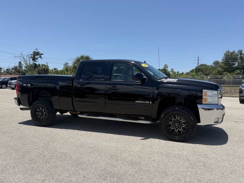 Used 2009 Chevrolet Silverado 2500 LTZ w/ Safety Package AWD/4WD image 2