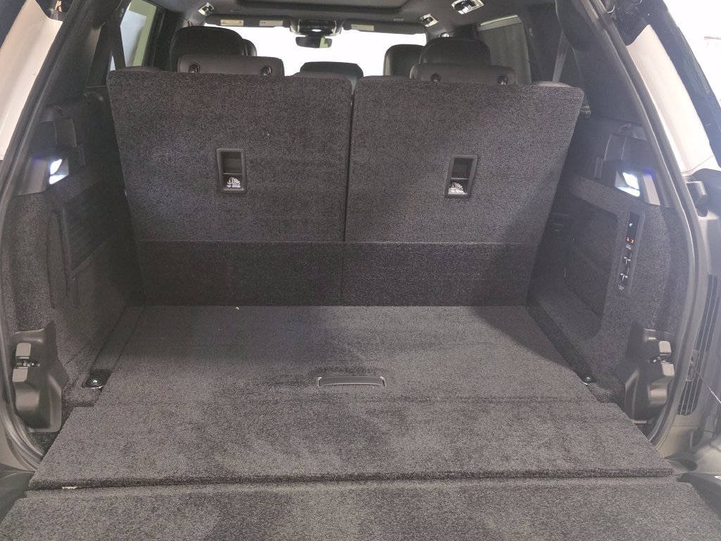 New 2027 Land Rover Range Rover Long Wheelbase SE AWD/4WD image 7