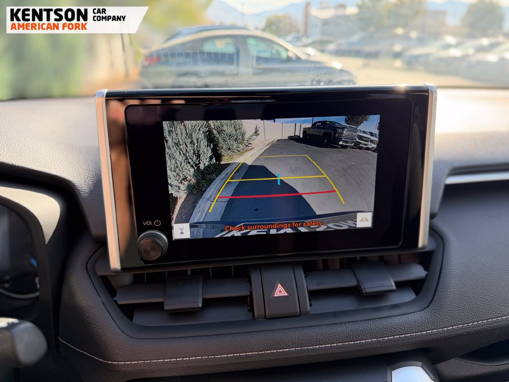 Used 2025 Toyota RAV4 LE AWD/4WD image 25