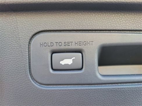 New 2025 Honda Pilot Touring image 9