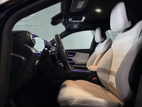 Used 2025 Mercedes-Benz GLC 300 image 7