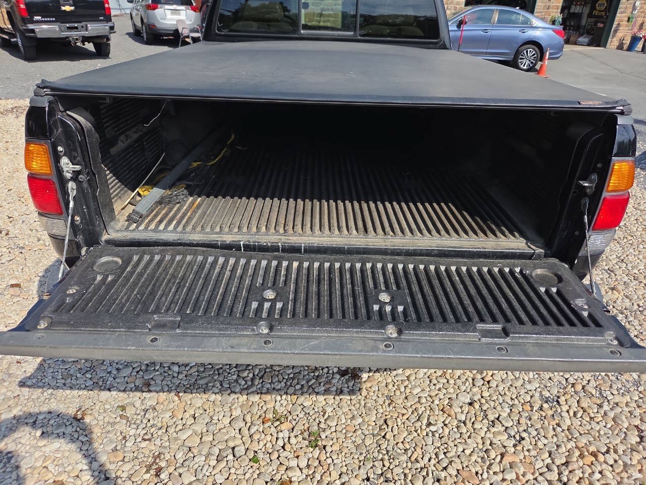 Used 2001 Toyota Tundra Limited w/ Off-Road Pkg AWD/4WD image 33
