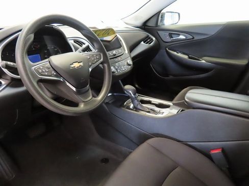 Used 2023 Chevrolet Malibu LT image 4