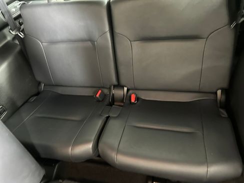 Used 2024 Mitsubishi Outlander SE image 17