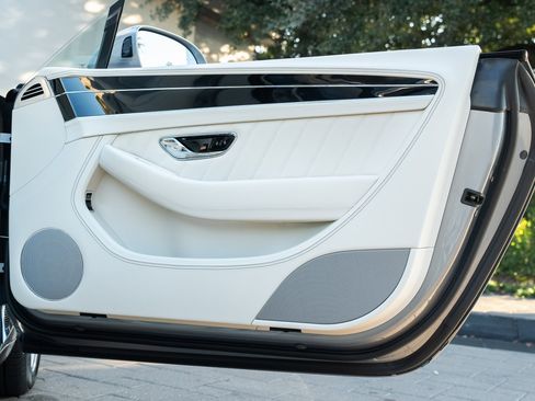 Used 2024 Bentley Continental GT V8 image 47