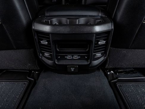 Used 2024 RAM 2500 Limited image 32