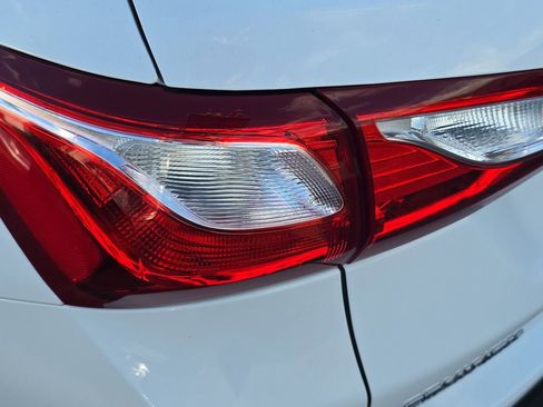 Used 2021 Chevrolet Equinox LS image 5