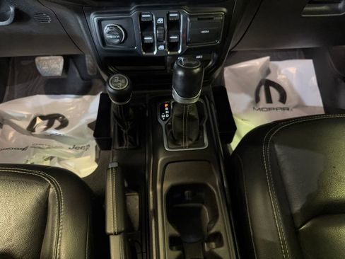 Used 2023 Jeep Wrangler Unlimited Sahara w/ Cold Weather Group image 18