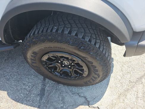 Used 2023 Ford Bronco Wildtrak image 4