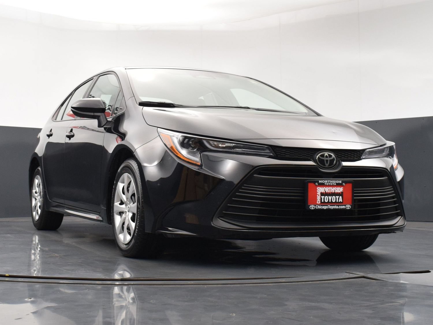 Used 2025 Toyota Corolla LE FWD image 28
