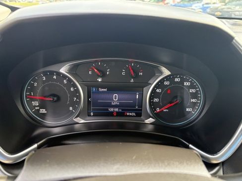 Used 2022 Chevrolet Equinox LT w/ Driver Convenience Package image 17