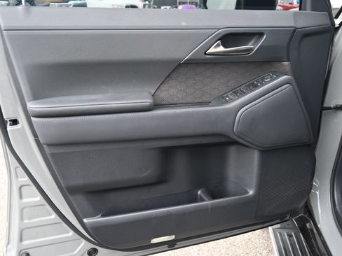 Used 2024 Lexus GX 550 w/ Cold Area Package image 17