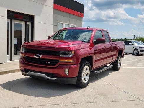 Used 2018 Chevrolet Silverado 1500 LT w/ All Star Edition AWD/4WD image 2
