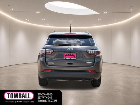 Used 2022 Jeep Compass Latitude w/ Sun and Sound Group FWD image 6