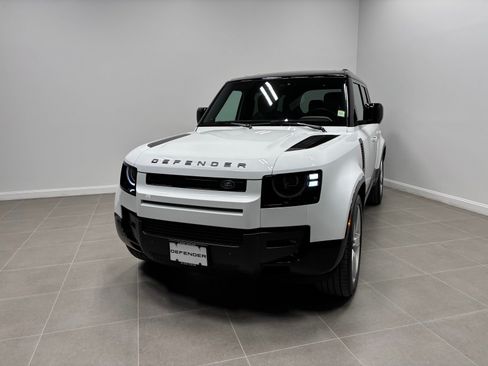 Used 2026 Land Rover Defender 110 X-Dynamic SE AWD/4WD image 2