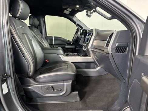Used 2022 Ford F350 Platinum w/ FX4 Off-Road Package image 28