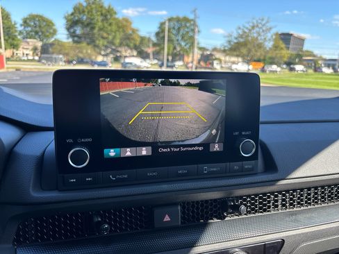 Used 2023 Honda CR-V EX image 16