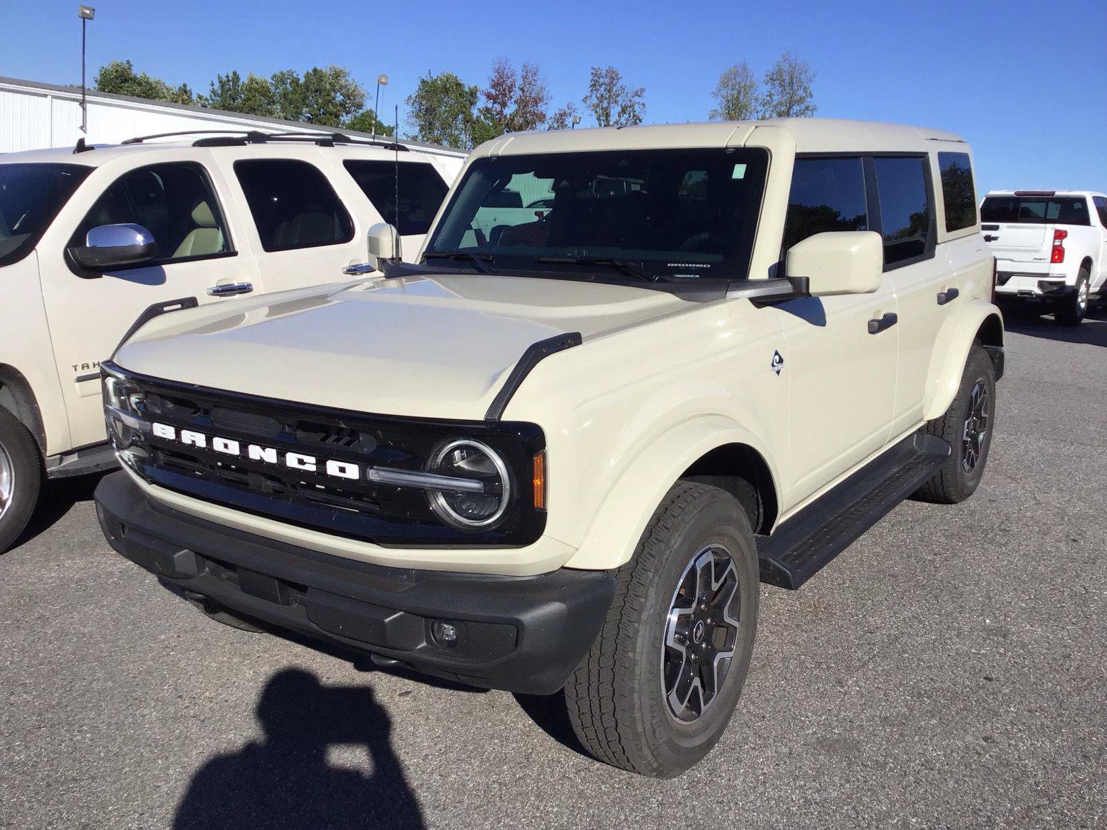 Used 2026 Ford Bronco Outer Banks AWD/4WD image 2