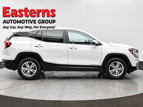 Used 2024 GMC Terrain SLE image 4