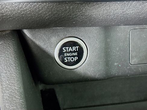 Used 2023 Nissan Rogue S FWD image 19