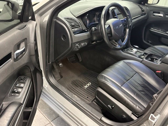 Used 2019 Chrysler 300 S AWD/4WD image 11