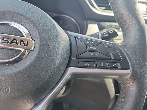 Used 2019 Nissan Rogue SV AWD/4WD image 25