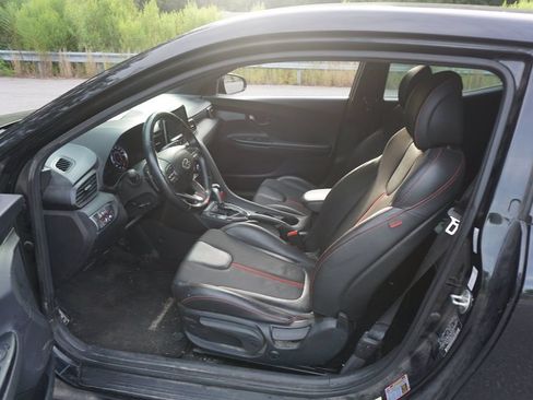 Used 2020 Hyundai Veloster Turbo FWD image 2