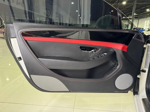 Used 2020 Bentley Continental GT image 30