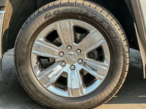 Used 2018 GMC Sierra 1500 SLT AWD/4WD image 24