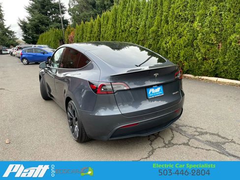 Used 2022 Tesla Model Y Performance image 10