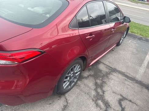 Used 2023 Toyota Corolla LE w/ LE Convenience Package image 4