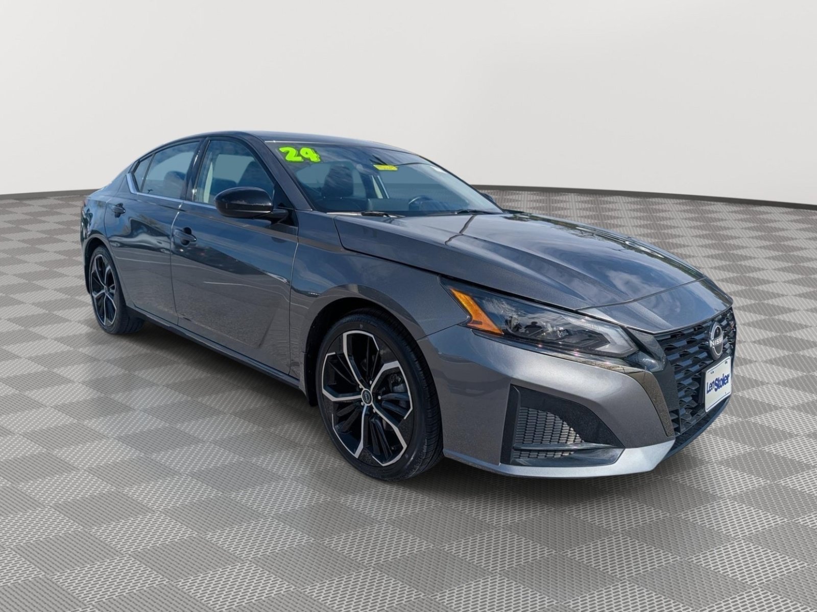 Used 2024 Nissan Altima 2.5 SR w/ SR Premium Package FWD image 7