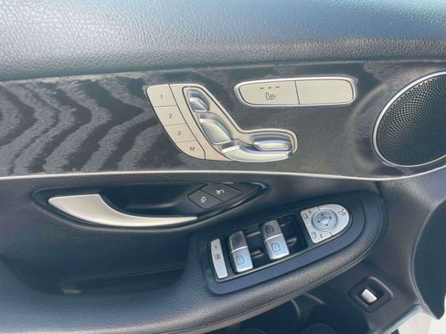 Used 2018 Mercedes-Benz GLC 300 4MATIC image 11