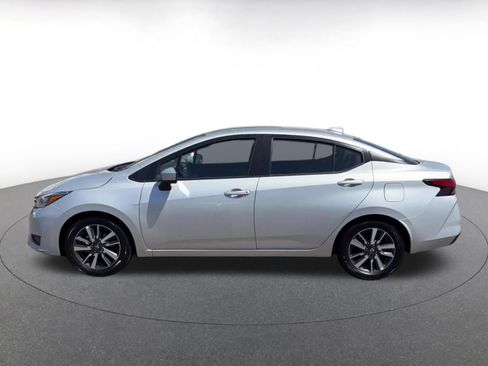 Used 2025 Nissan Versa SV FWD image 9