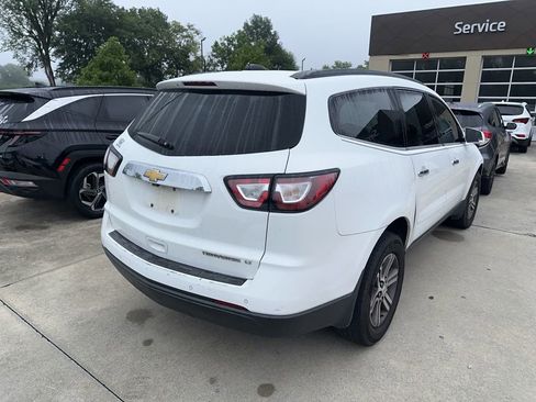 Used 2016 Chevrolet Traverse LT FWD image 3