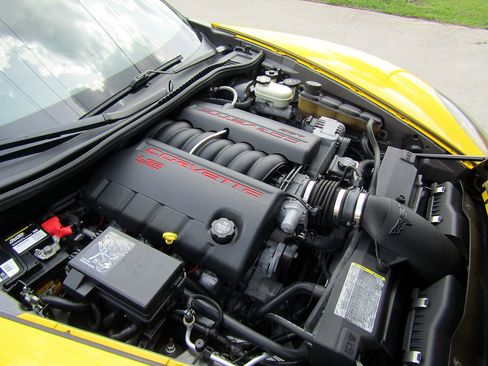 Used 2006 Chevrolet Corvette Coupe w/ Preferred Equipment Group RWD image 21