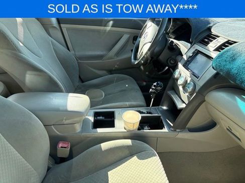 Used 2009 Toyota Camry LE FWD image 5