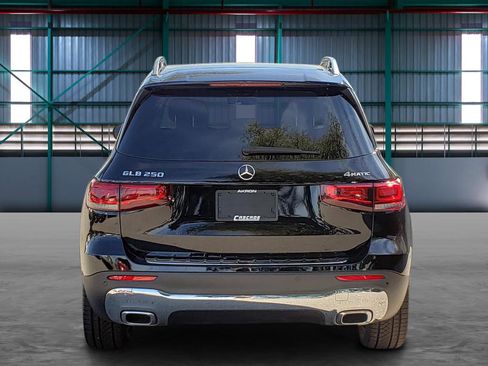 Used 2023 Mercedes-Benz GLB 250 4MATIC image 4