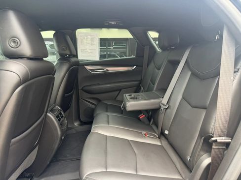 Used 2022 Cadillac XT5 Luxury w/ LPO, ONYX Package FWD image 34
