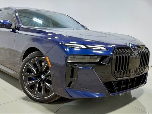 Used 2023 BMW i7 xDrive60 image 6