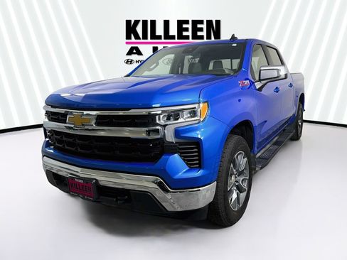 Used 2025 Chevrolet Silverado 1500 LT w/ Z71 Off-Road Package AWD/4WD image 3