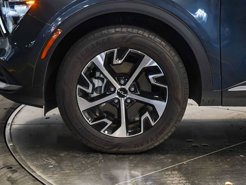 Used 2023 Kia Sportage EX image 9