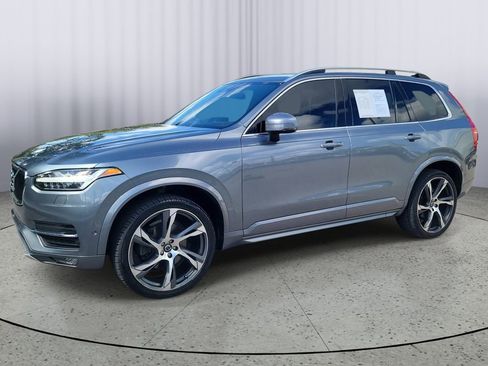 Used 2018 Volvo XC90 T5 Momentum w/ Convenience Package FWD image 8