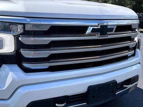 Used 2022 Chevrolet Silverado 1500 High Country w/ High Country Premium Package AWD/4WD image 33