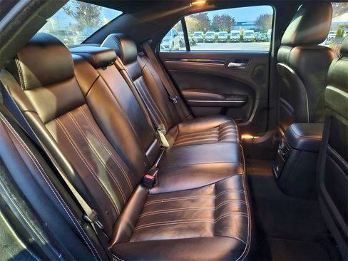 Used 2023 Chrysler 300 S image 33