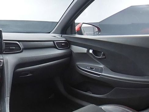 Used 2020 Hyundai Veloster 2.0 Premium FWD image 17